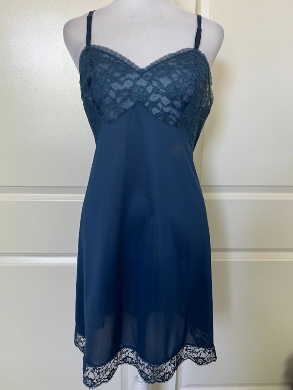 Vintage Vanity Fair Blue Lace Mesh Slip Dress Nightgown Lingerie Small 34